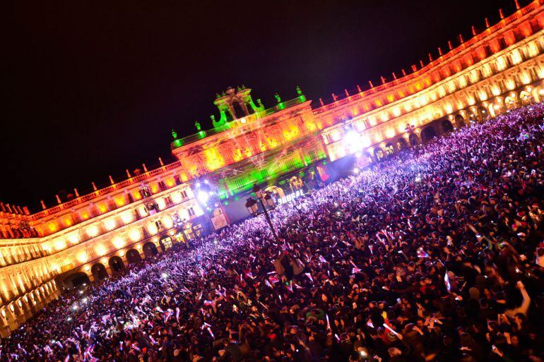 La Plaza Mayor, durante una Nochevieja Universitaria de los últimos años.