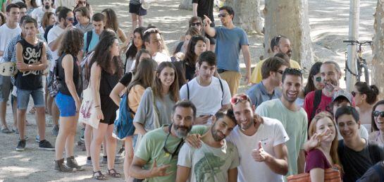 Miles de personas se agolpan a las puertas de la Feria de Girona, donde se han llevado a cabo las pruebas de selección de figurantes &#039;Juego de Tronos&#039;