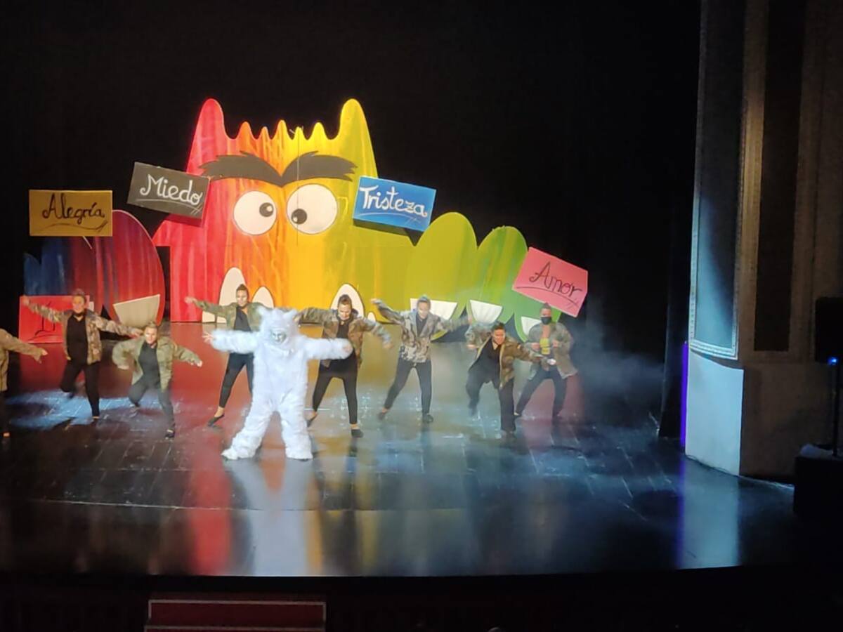 La falla Fraternidad de Elda gana el primer premio del concurso de playback 2022