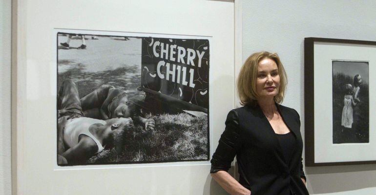 -FOTODELDIA- GRA361. BARCELONA, 22/04/2015.- A pesar de llevar prácticamente 24 horas sin dormir, recién llegada de Nueva York y con 'jet lag', la actriz Jessica Lange ha presentado hoy en Barcelona la exposición "Unseen", la más amplia que se ha organizado en España con su obra fotográfica, actividad que es más que un "hobby" para ella. EFE/Marta Pérez