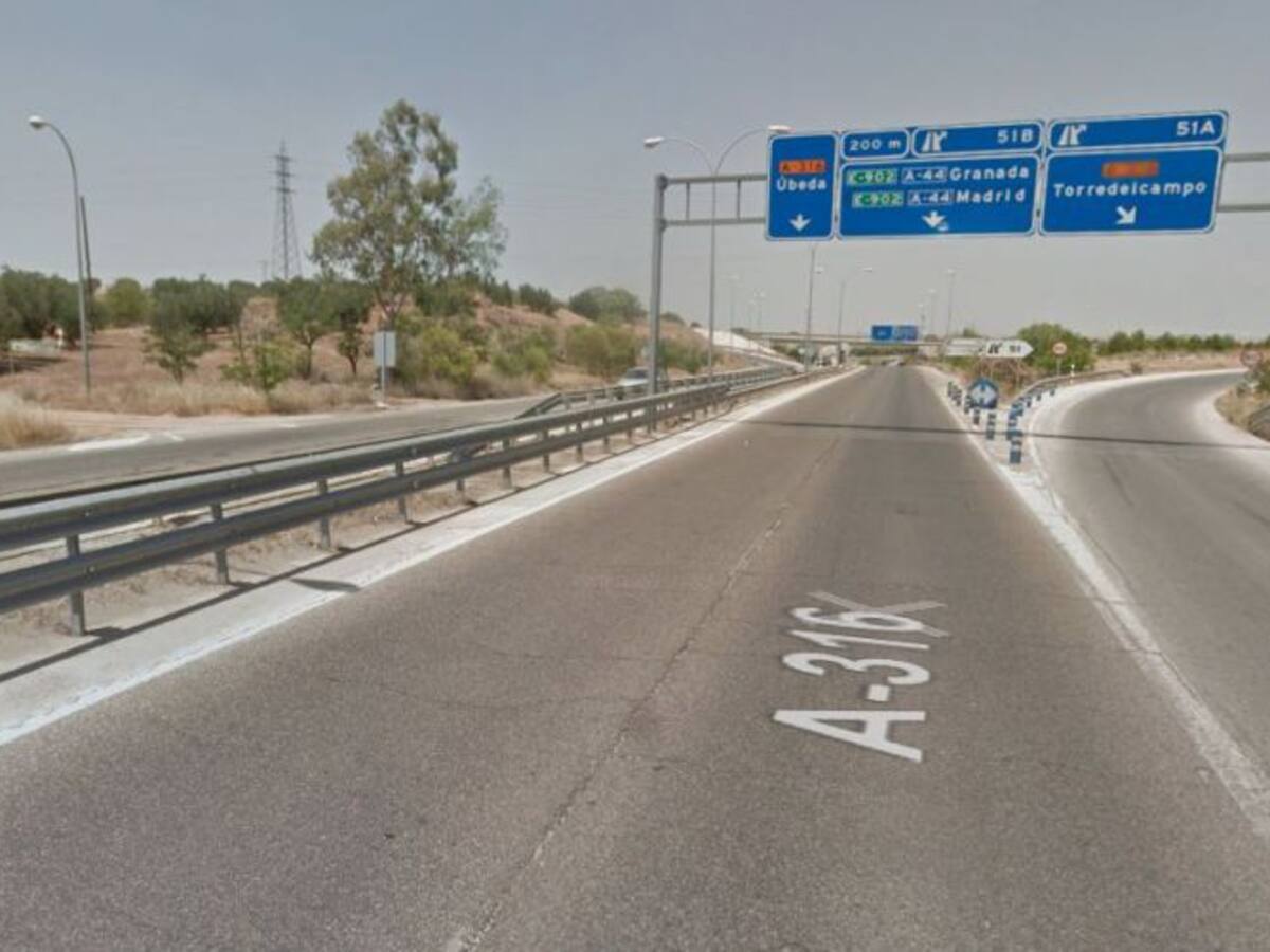 La A-316 se cobra la vida de un camionero