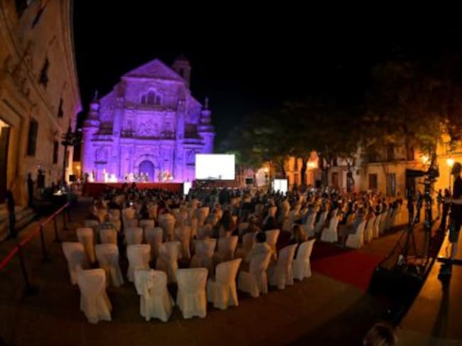 La Plaza Vazquez de Molina escenario incomparable de la gala de entrega de los premios JPI 2021