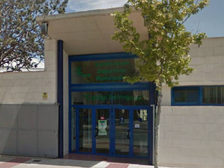 magen de archivo de la piscina del Carlos Belmonte, de lMD / Google Street View