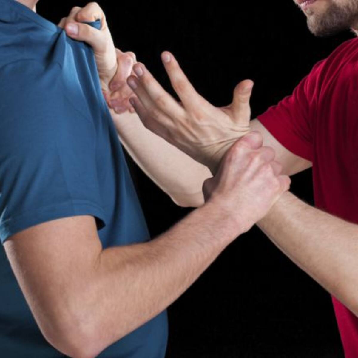 Golpeó a su hijo con un cable eléctrico