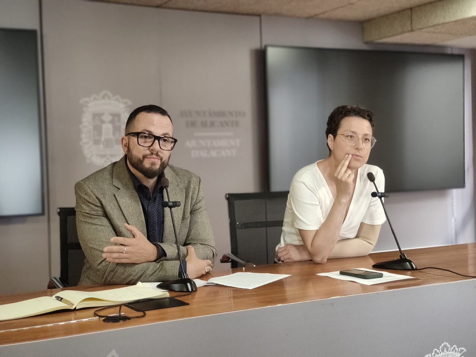 Rafa Más, edil de Compromís en Alicante y Aitana Mas, síndica de Compromís en les Corts