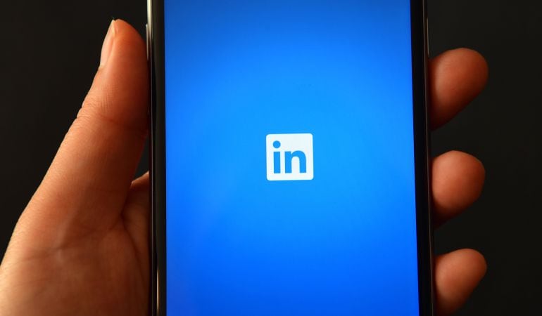 Los vídeos nativos están disponibles en la versión móvil de LinkedIn, tanto para Android como para iOS.