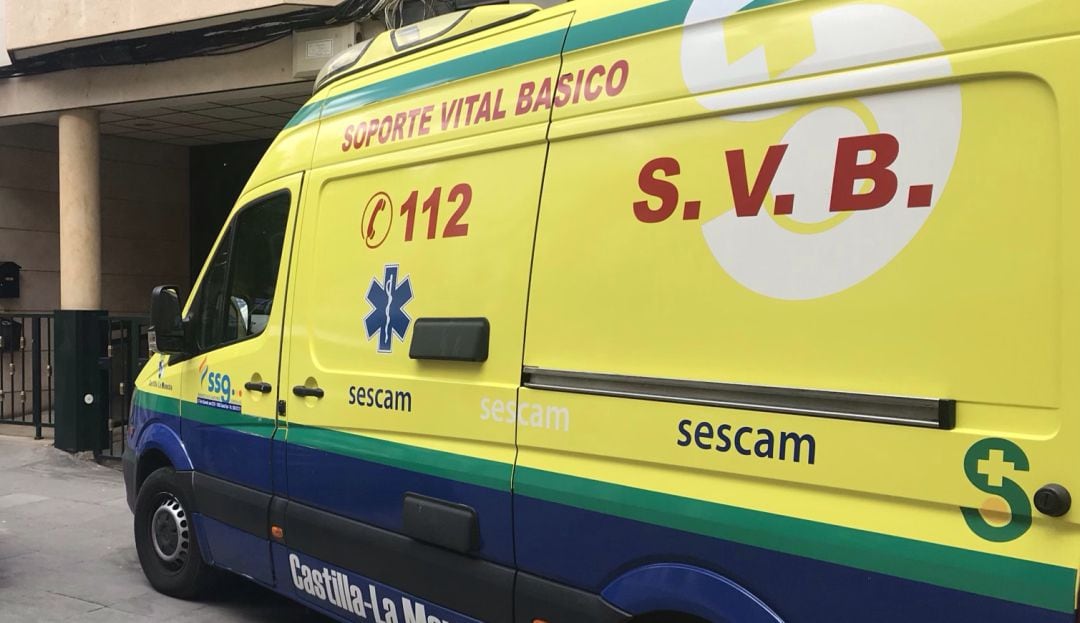 Imagen de archivo de una ambulancia en Valdepeñas (Ciudad Real) 