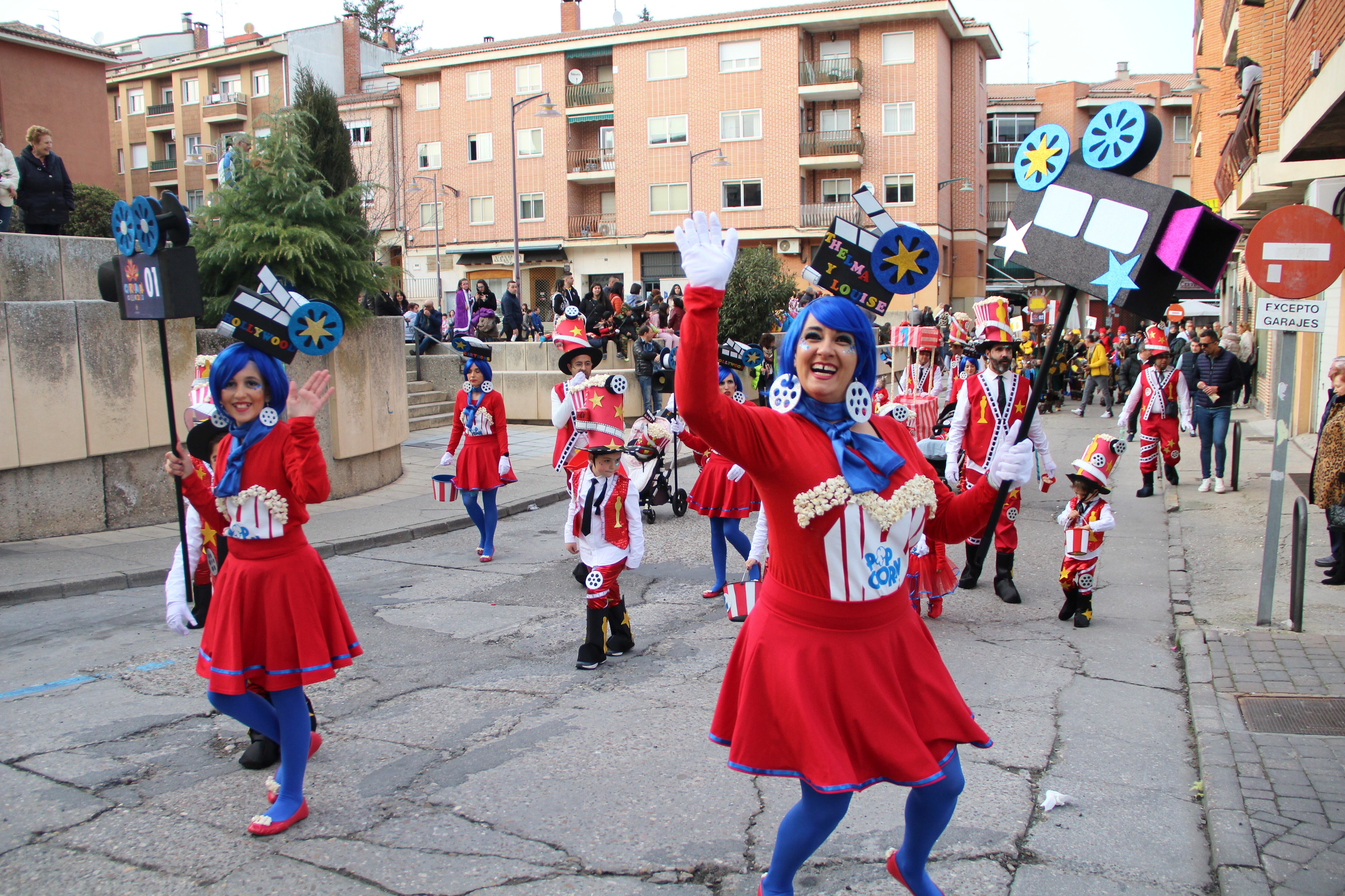 Grupo participante en el desfile de carnaval de Cuéllar 2023