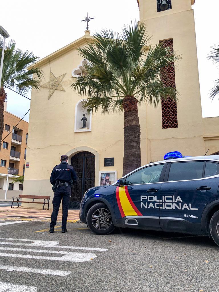 Policía Nacional en la Iglesia de La Hoya, Elche