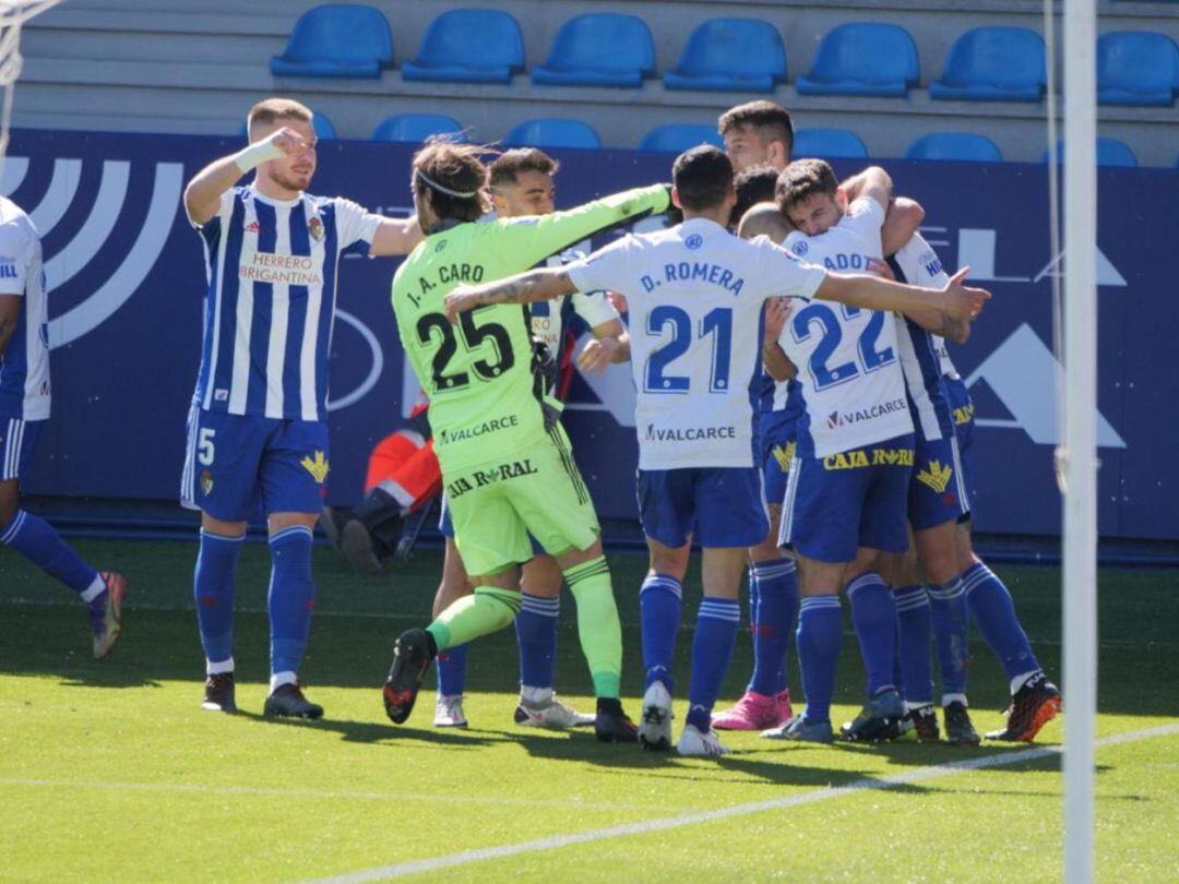 La Ponferradina remonta ante el Almería y empieza a pensar en el play-off