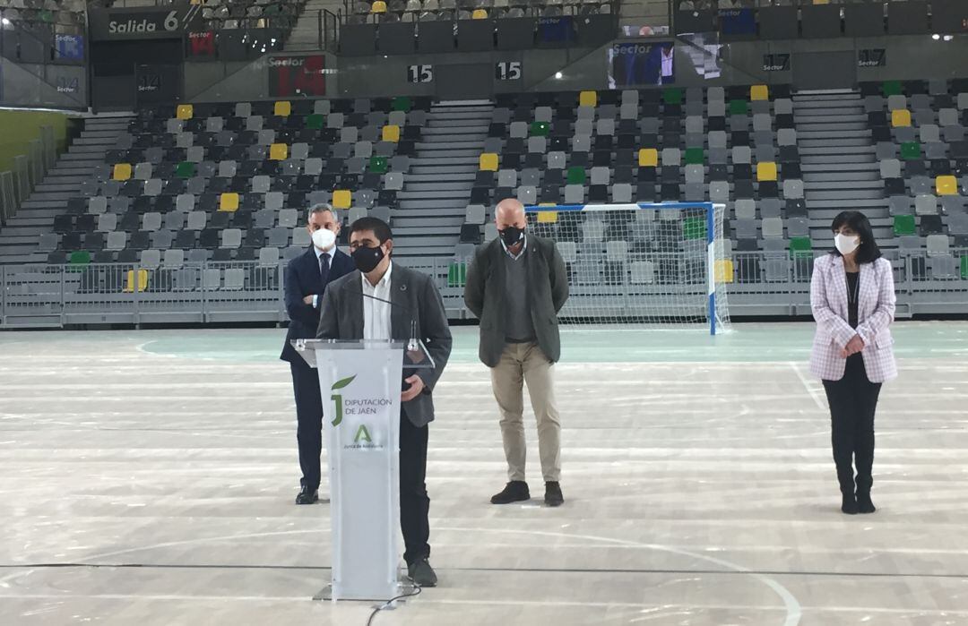 El presidente de la Diputación, Fracisco Reyes, durante su intervención.