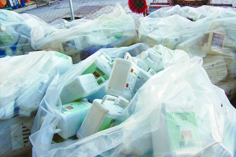 Envases de fitosanitarios almacenados