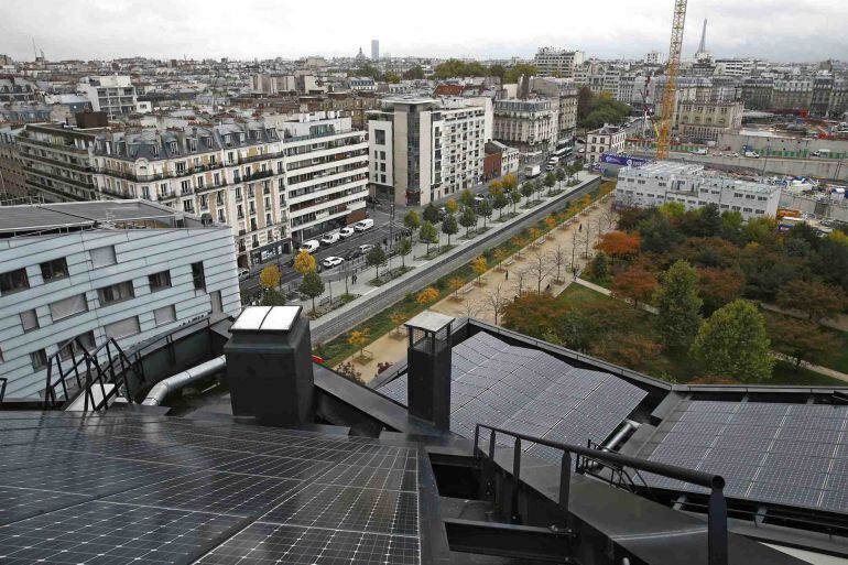 París ha creado un ecobarrio con paneles solares de cara a la proxima Cumbre del Clima de la ONU que se celebrará en esta ciudad.