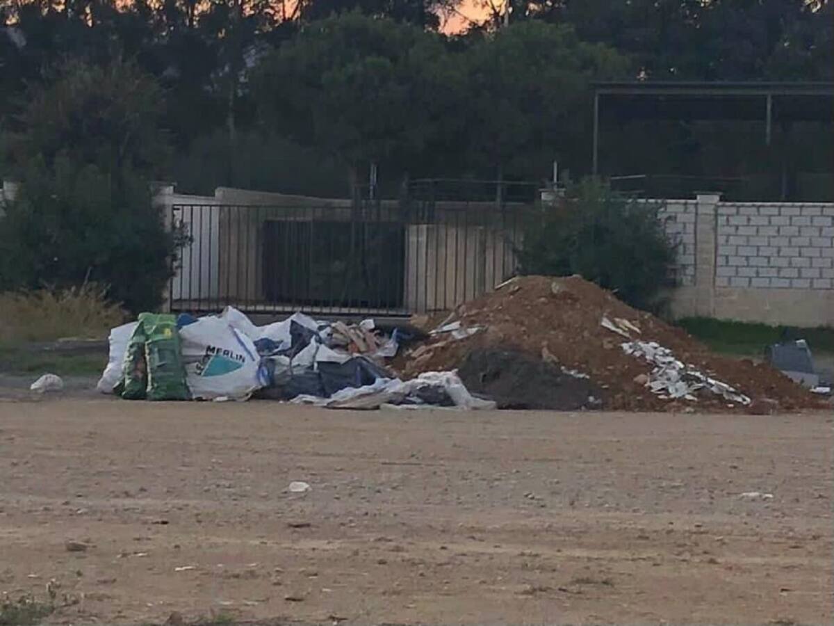 Denunciadas 35 personas en Algeciras por vertidos ilegales de escombros y enseres