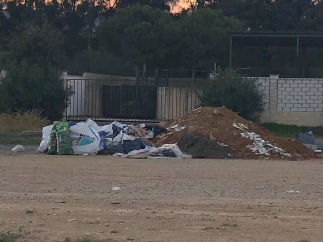 Escombros en la zona de La Menacha.