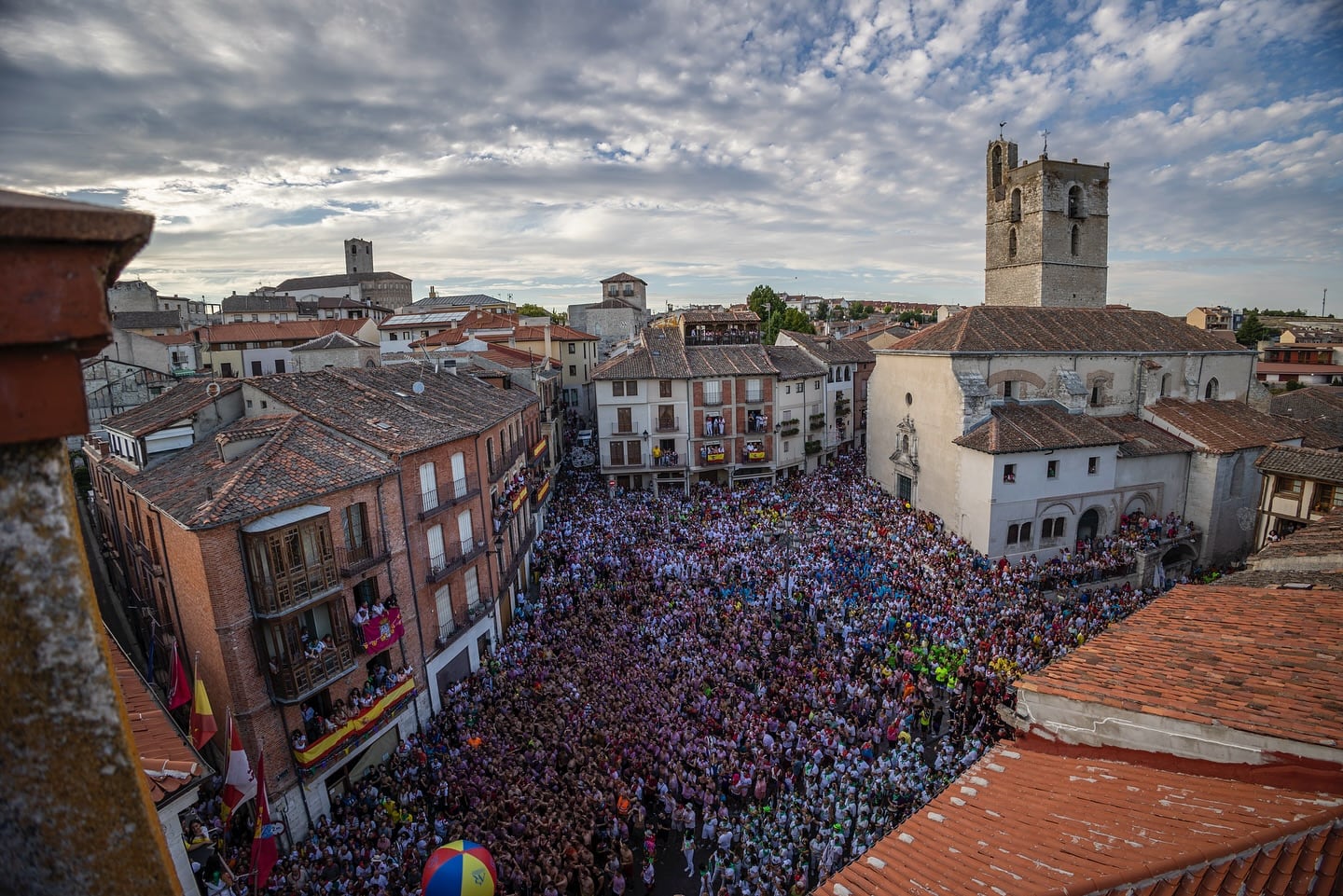 Premio especial que muestra el pregón inaugural de las fiestas de Cuéllar obra de Pedro Arranz