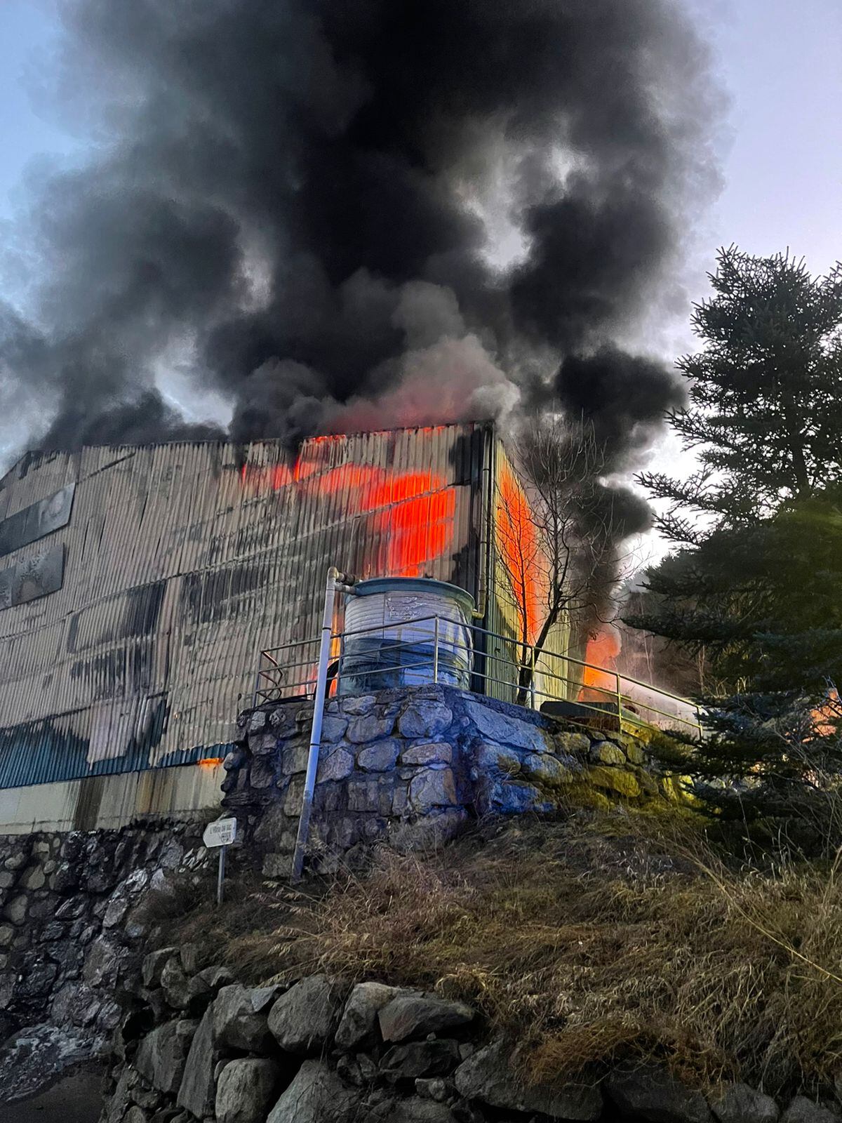 Les flames han afectat una nau propera a CTRASA