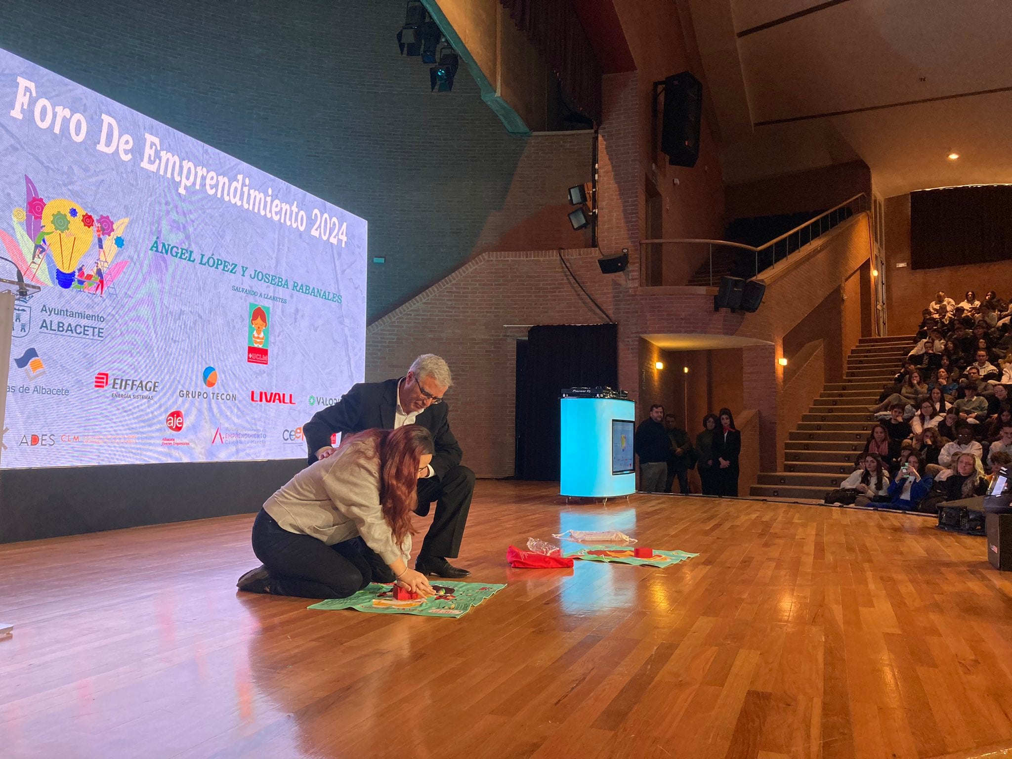 Demostración de un ejercicio práctico de una RCP en la Universidad de Castilla - La Mancha