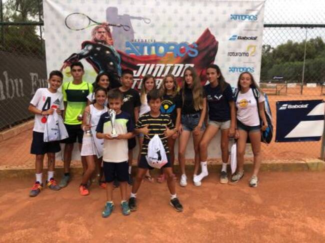 Tenistas del Club de Campo en el DAJT