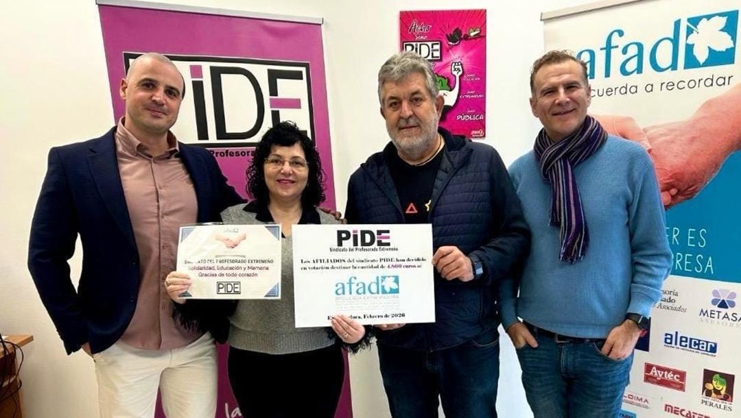 PIDE entrega 4.860 euros a AFAD Recuerda Extremadura para apoyar su labor social