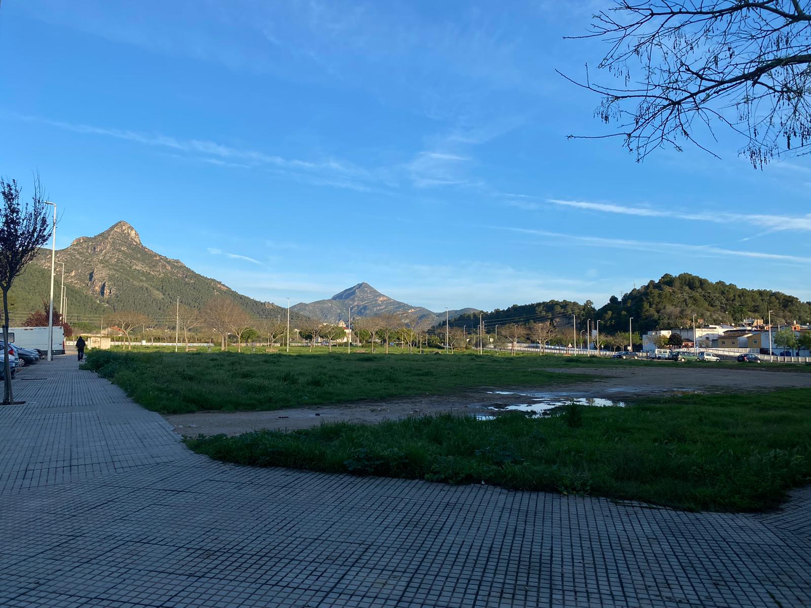 Cielo azul y despejado en el Mondúver, en la Safor