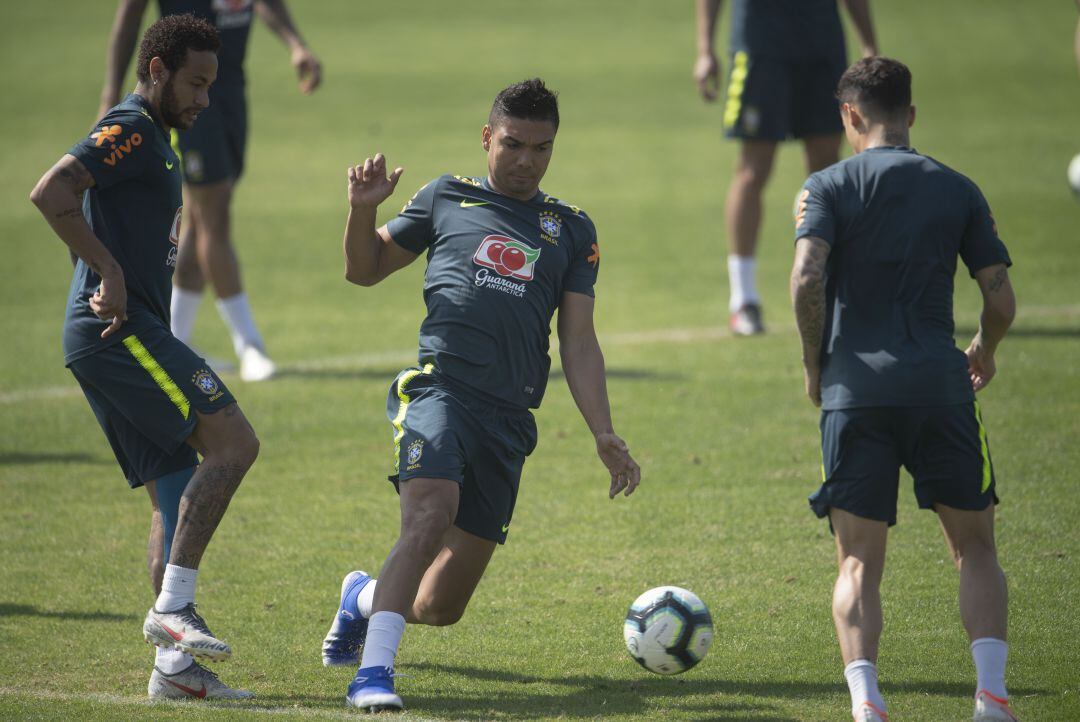 Casemiro, en un momento del entrenamiento de la selección brasileña