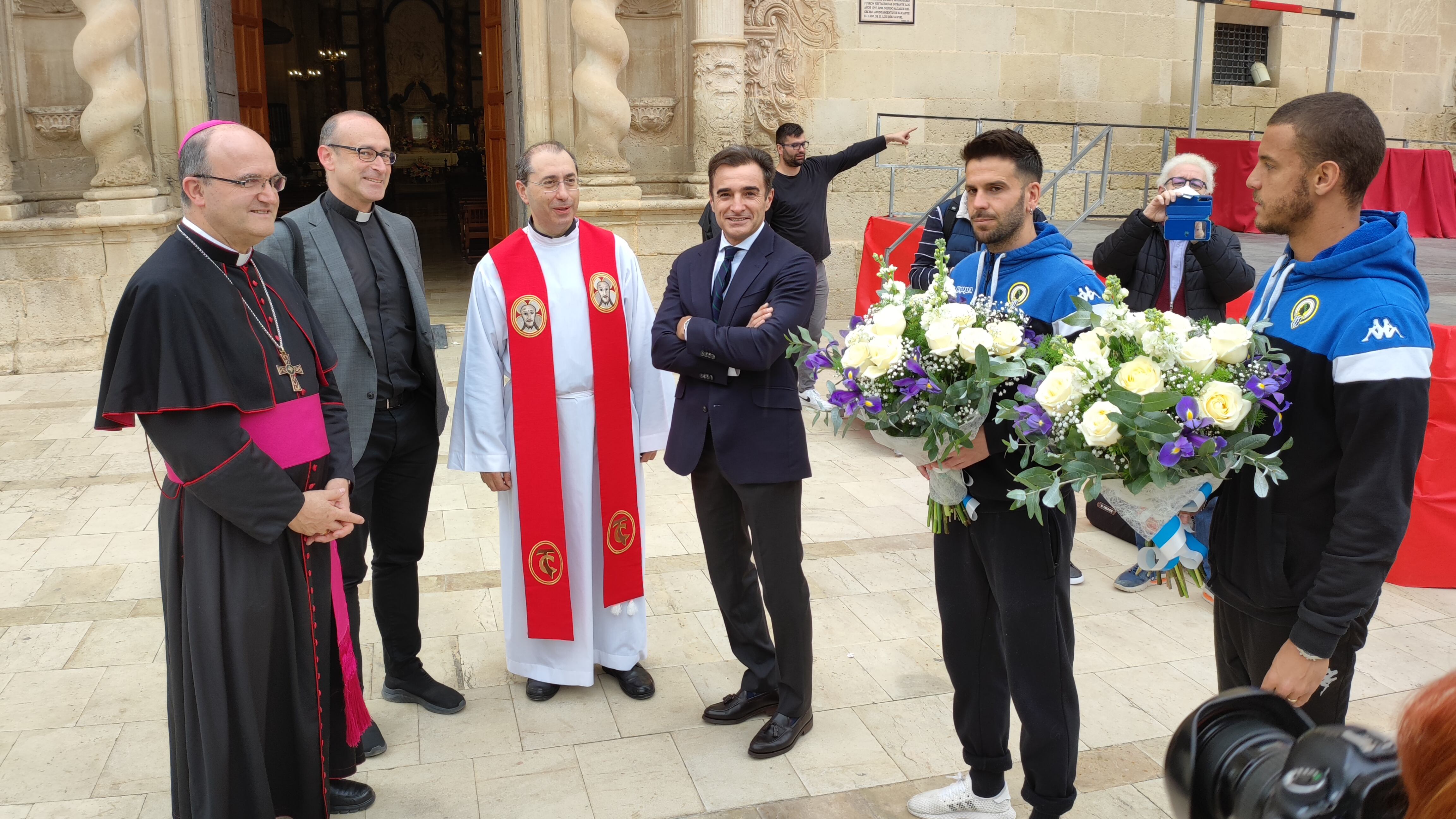Carlos Parodi, presidente del Hércules CF, junto al obispo monseñor José Ignacio Munilla