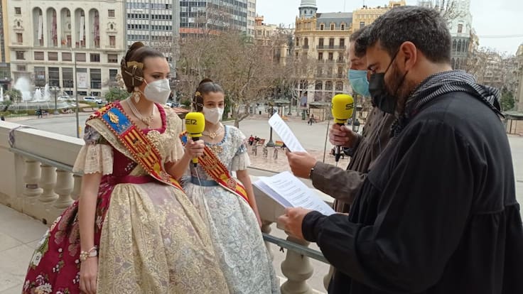 Entrevista a las Falleras Mayores de València, Consuelo Llobell y Carla García