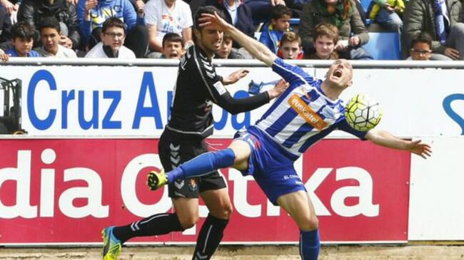 El vitoriano Gaizka Toquero no estuvo muy afortunado de cara al gol en Mendizorroza.