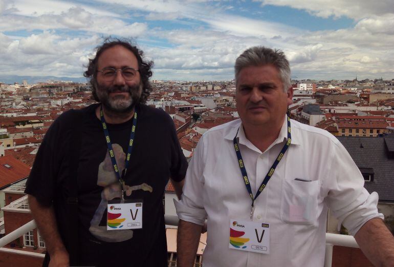 Enrique Villalobos (FRAVM) y Teo Piñuelas (UGT) en la terraza de la SER.