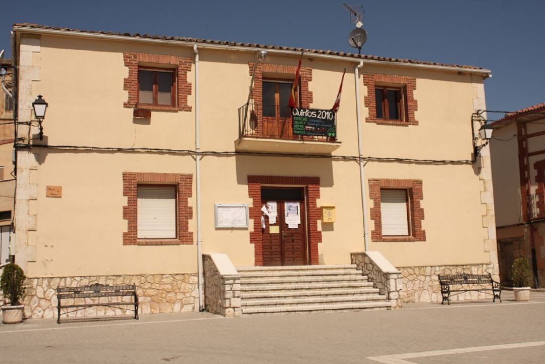 El edificio del Ayuntamiento de Olmedillo de Roa.