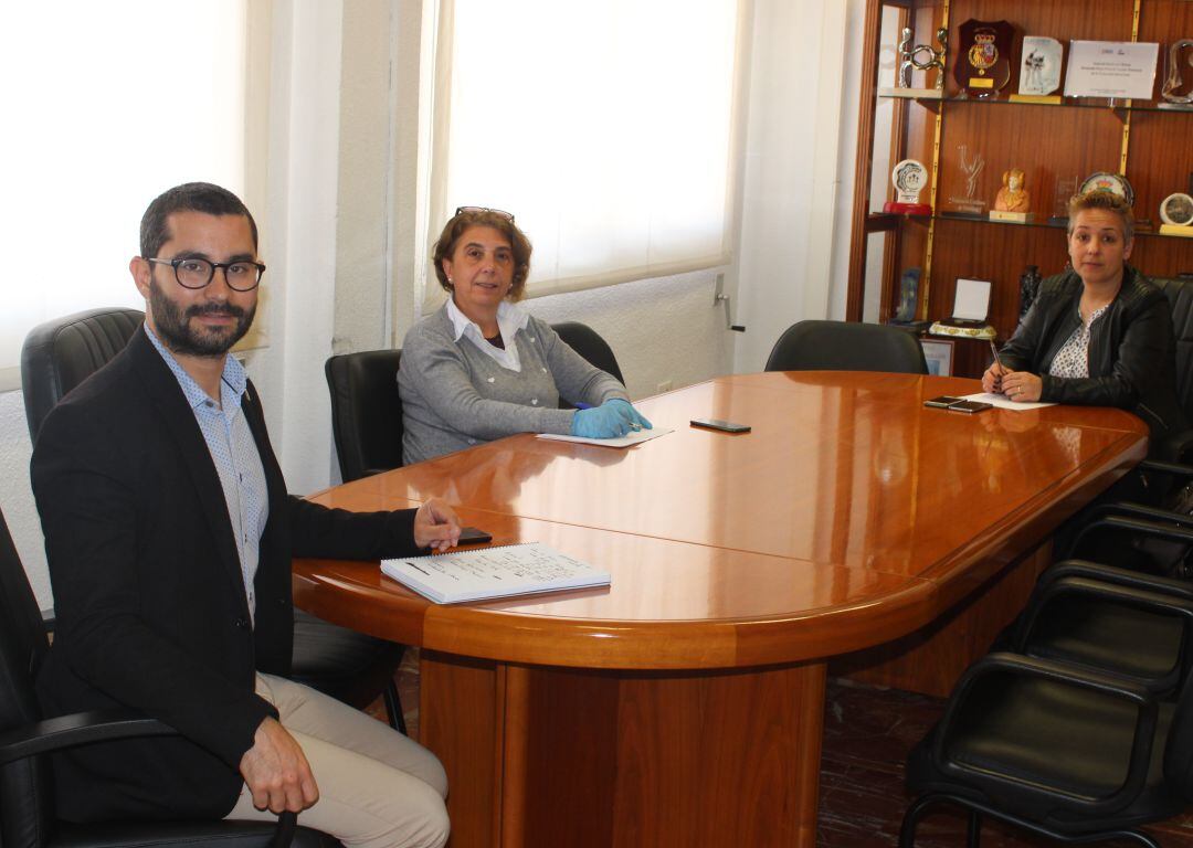 El alcalde, Samuel Falomir, y las concejalas Ana Huguet y Vanessa Periz