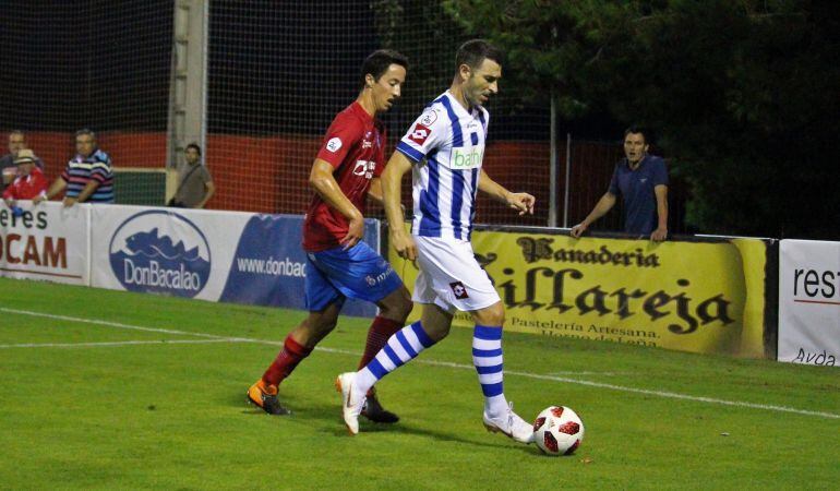 Nacho, delantero gimnástico, frente al Calahorra