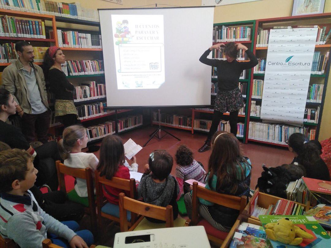 Cuenta Cuentos, una de las actividades más demandadas en la Biblioteca