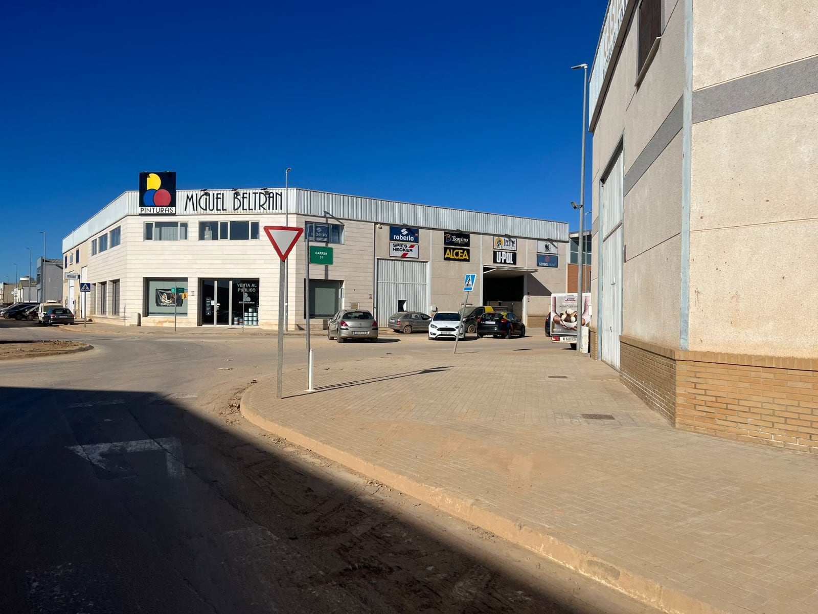 Polígono Industrial de Catarroja tras labores de limpieza por la DANA