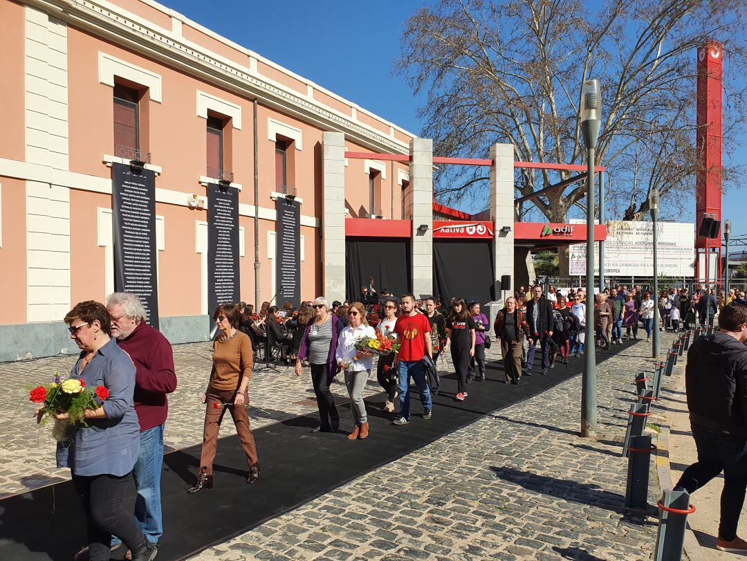 Xàtiva homenajea a las víctimas del bombardeo franquista de 1939