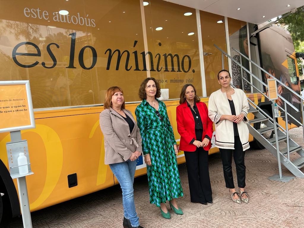 El bus de la campaña &#039;Es lo mínimo&#039; llega a Ciudad Real