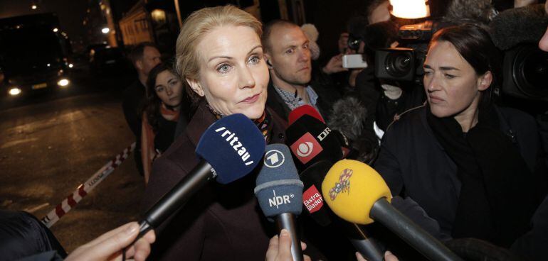 La primera ministra danesa, Helle Thorning-Schmidt, señaló que desconoce las razones que llevaron a un individuo a protagonizar supuestamente dos tiroteos.