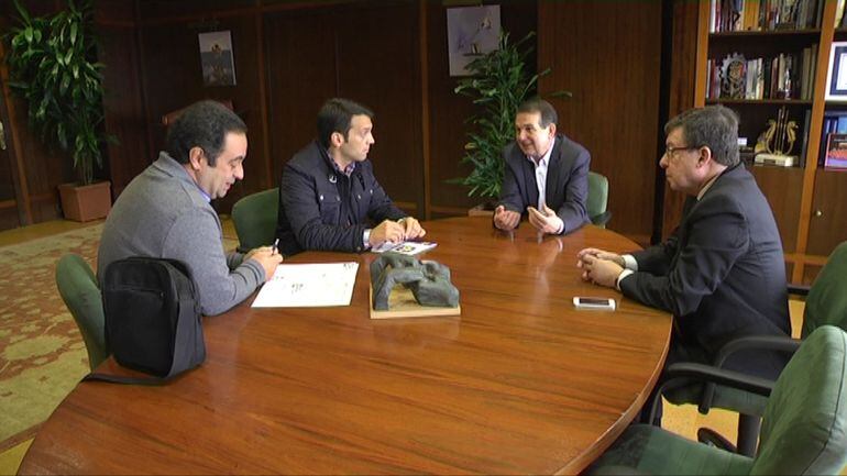 Los integrantes de la Unión Federal de Policías han solicitado al Concello de Vigo que una calle de la ciudad lleve el nombre de Vanesa Lage, la policía que perdía la vida hace casi un año en un atraco en una sucursal del Calvario