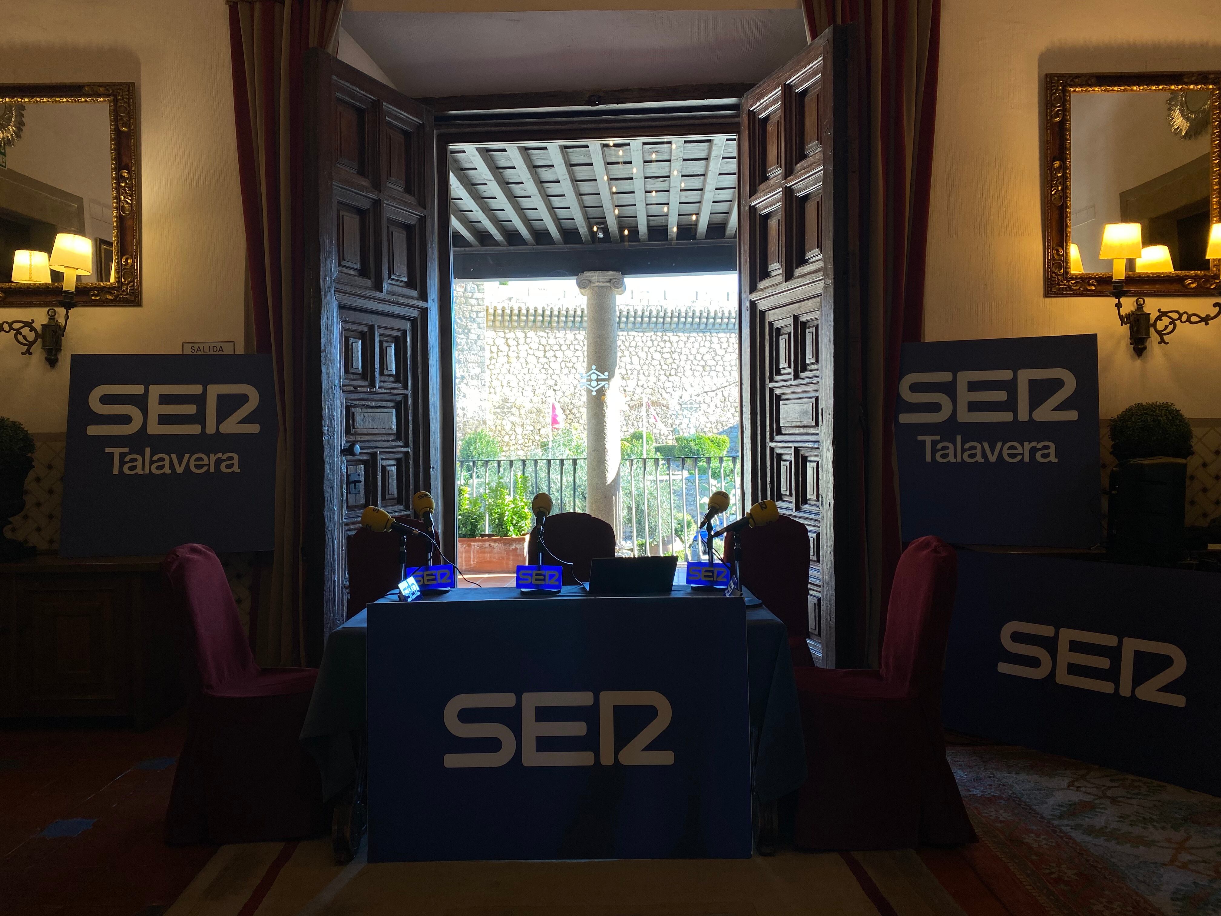 SER Talavera ha realizado su programación local en el Salón Condal del Parador de Oropesa