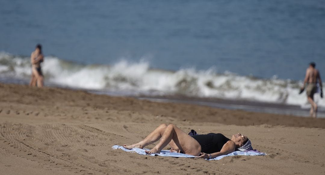 El infome de Salud deternina que, por el momento y debido a la calidad del agua, el baño no es apto en los arenales de Getxo