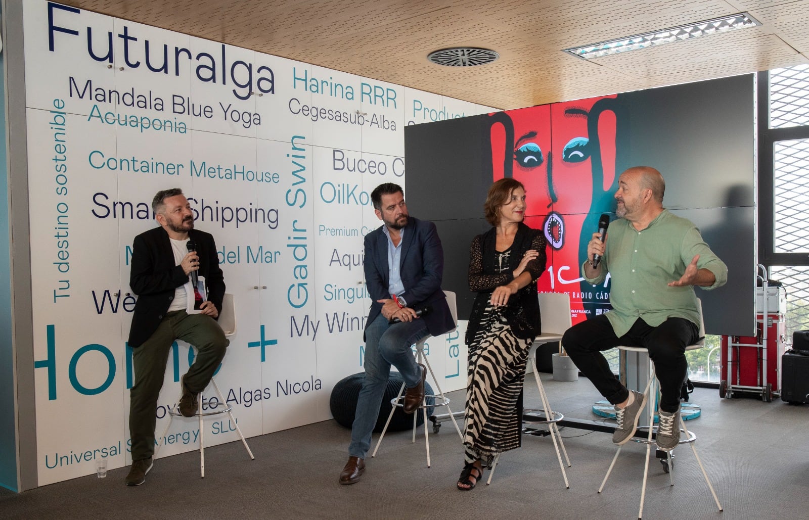 Pedro Espinosa, Fran González, Lourdes Acosta y Juan Muñoz en la presentación de Fenicia