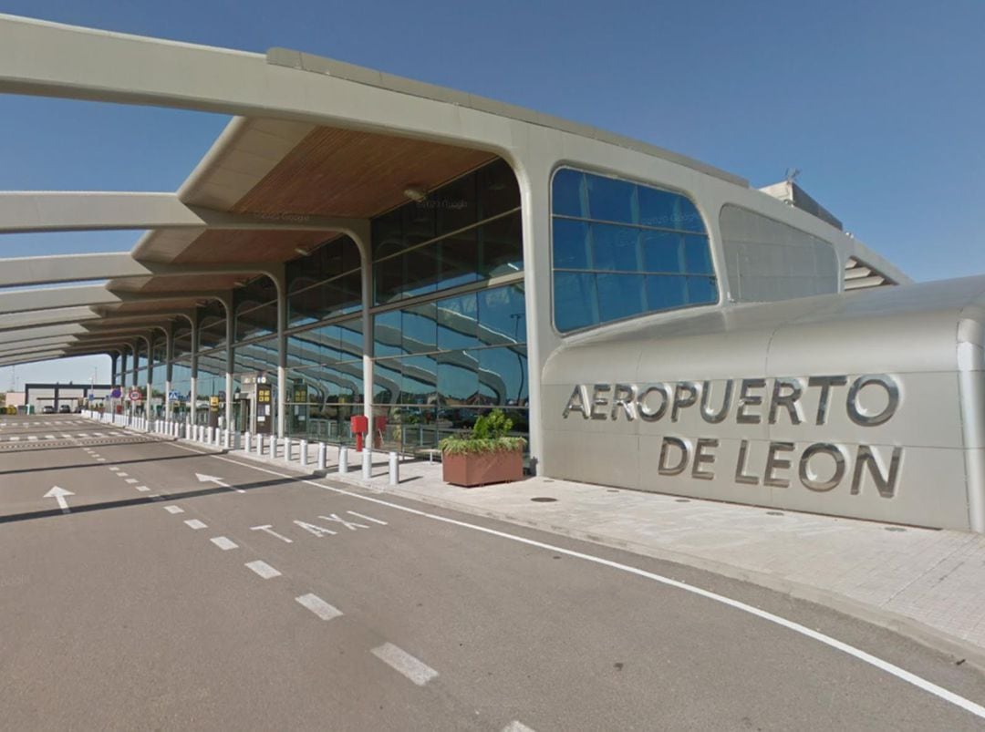 Entrada principal Aeropuerto de León