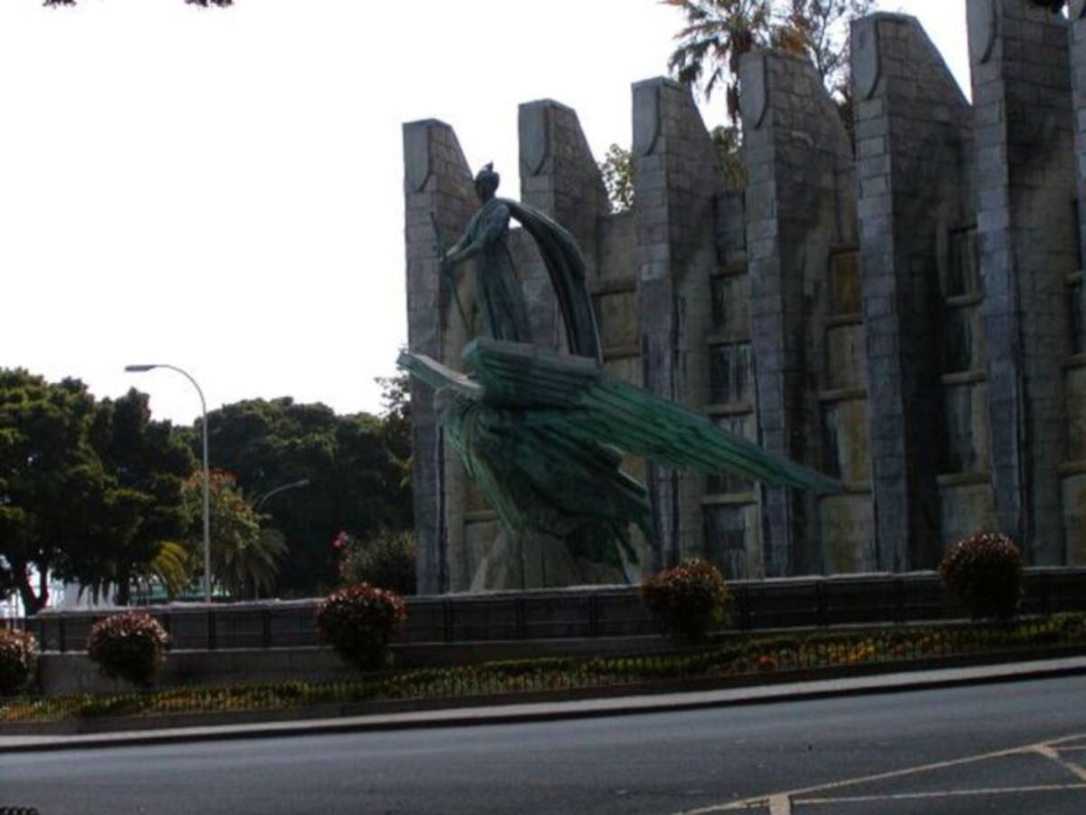 Un juez decidirá si el Monumento a Franco debe llevar un cartel que deje claro que homenajea a un dictador