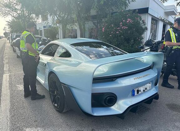 Imagen de uno de los coches denunciados