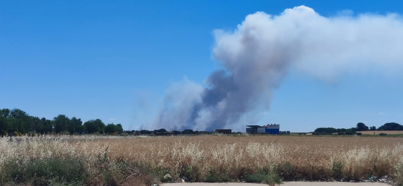 La columna de humo desde el entorno de San Clemente