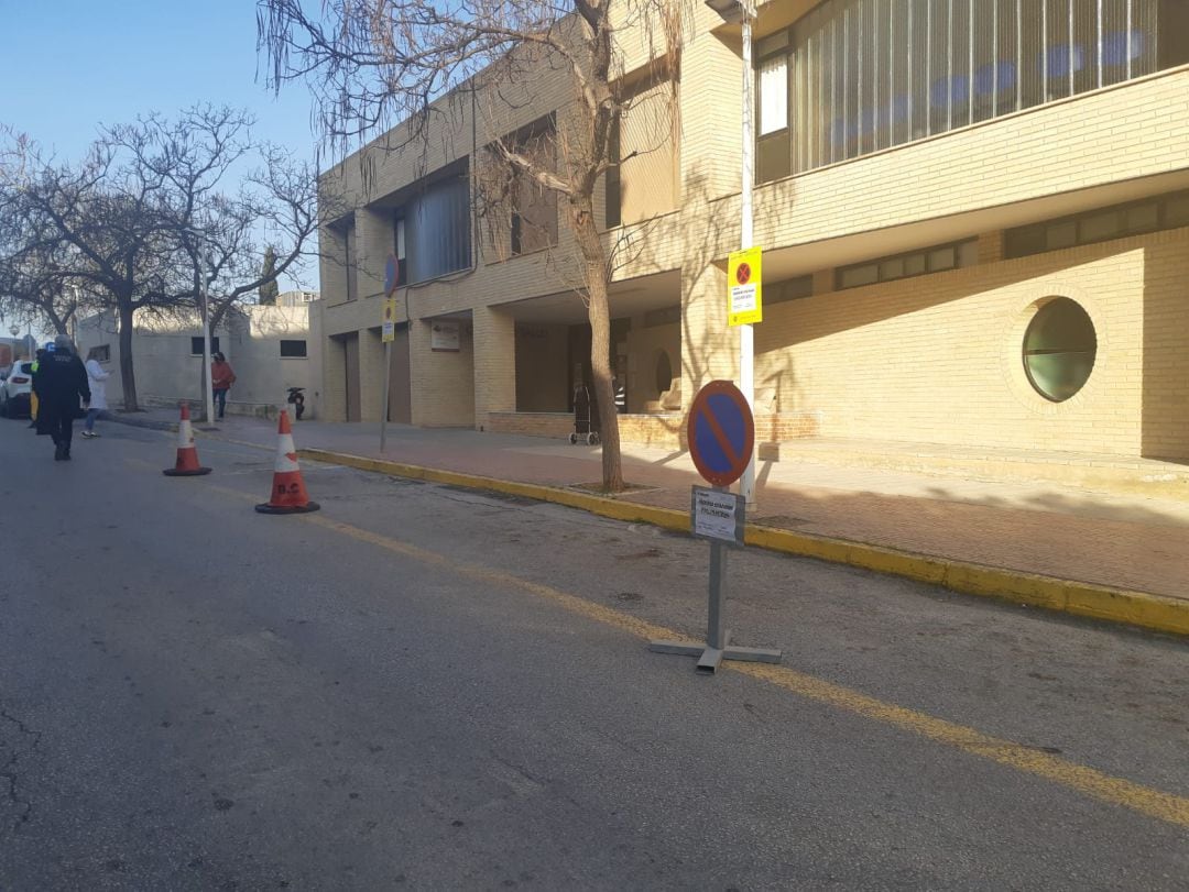 Reserva de las plazas de aparcamiento frente al Centro de Salud.