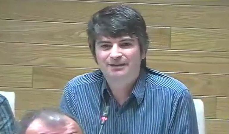 Javier Alcolea (Ahora Getafe) durante una intervención en un pleno municipal