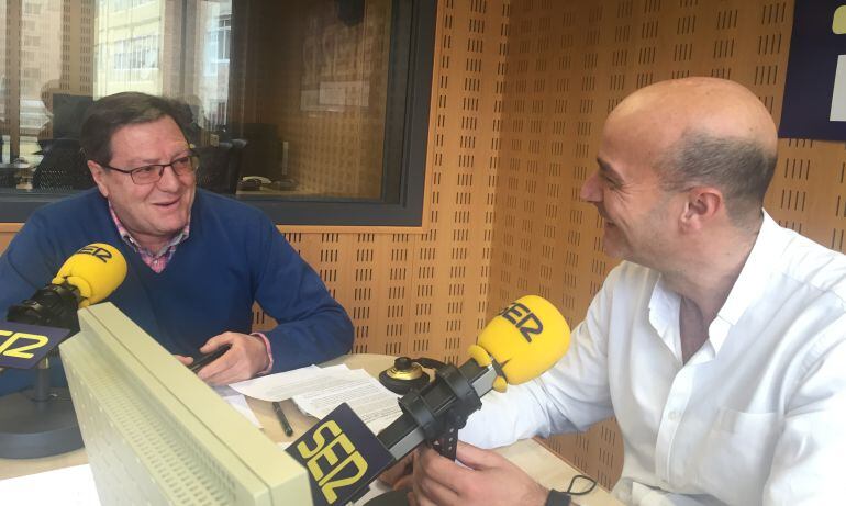 Javier Gutiérrez, en los estudios de Radio Valladolid