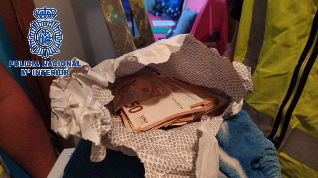 Parte del dinero incautado.